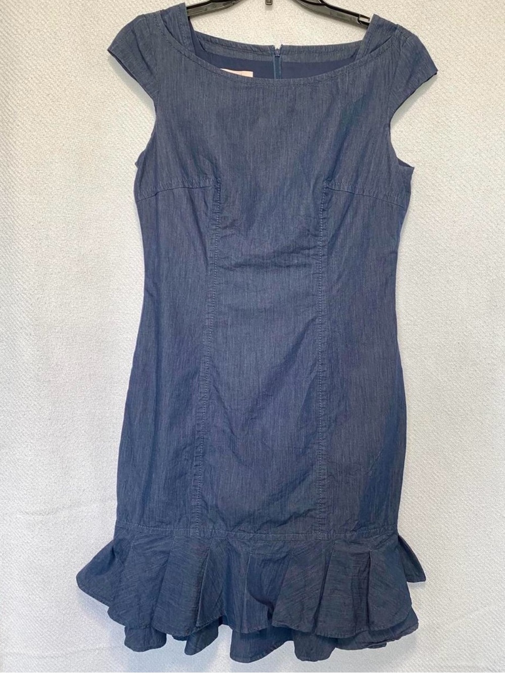 NWOT Cap-Sleeve Denim-Effect Knee Dress with Ruffle Hem Sz 6